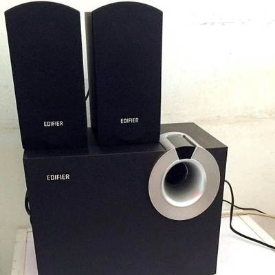 家用漫步者音響轉(zhuǎn)讓 木質(zhì)結(jié)構(gòu)，音質(zhì)純正，深圳坪山坑梓自提