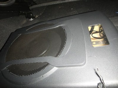 深圳聆聽圣駕現(xiàn)代朗動(dòng)汽車音響改裝與全車隔音 提升駕乘體驗(yàn)